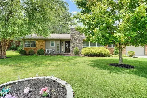 120 Mcmakin Mnr, La Grange, KY 40031
