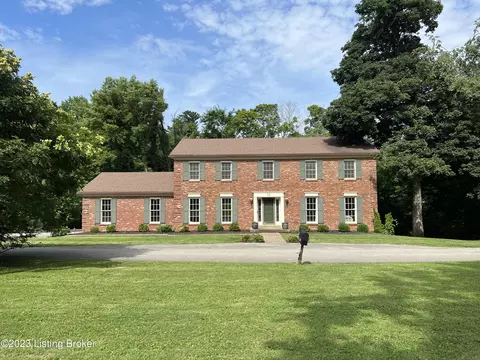35 River Hill Rd, Louisville, KY 40207
