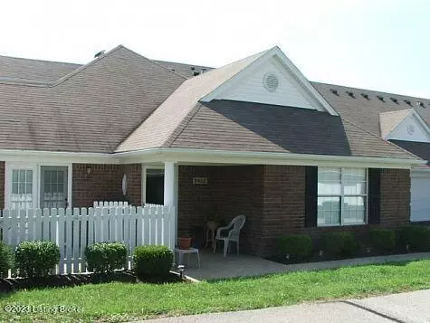 8402 Eagle Creek Dr, Louisville, KY 40242