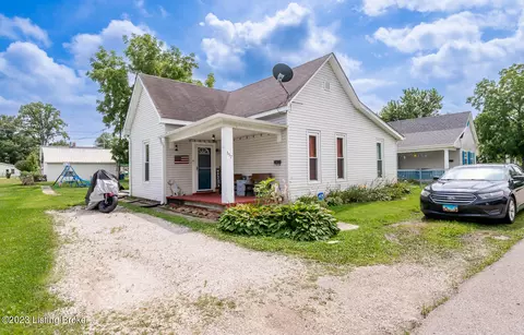 357 W Cherry St, Scottsburg, IN 47170