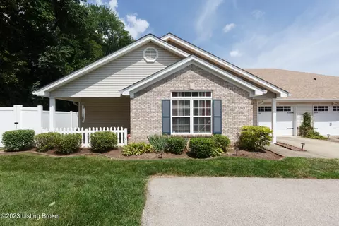 8402 Moss Garden Dr, Louisville, KY 40219
