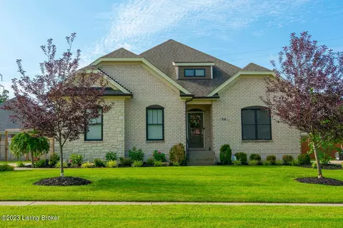 930 Willow Pointe Dr, Louisville, KY 40299