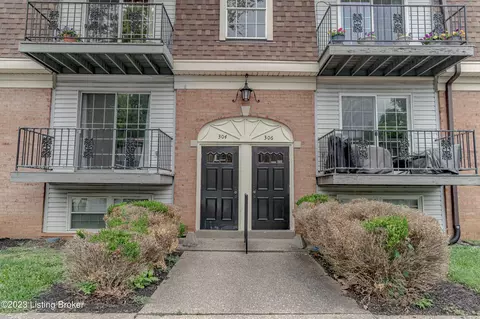 304 Chanel Ct #2, Louisville, KY 40218