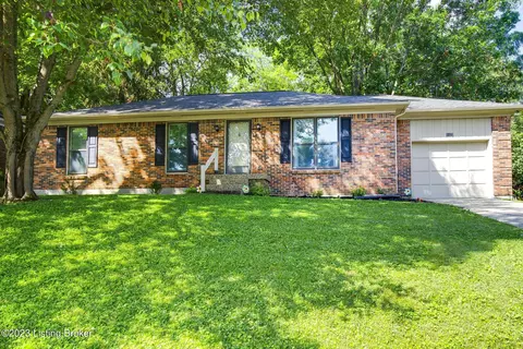 1122 Crestview Way, Goshen, KY 40026