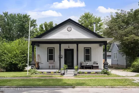 1181 Water St, Charlestown, IN 47111