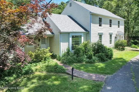 1316 Hickory Bark Ln, Goshen, KY 40026