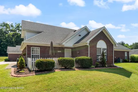6104 Apple Creek Rd, Louisville, KY 40219
