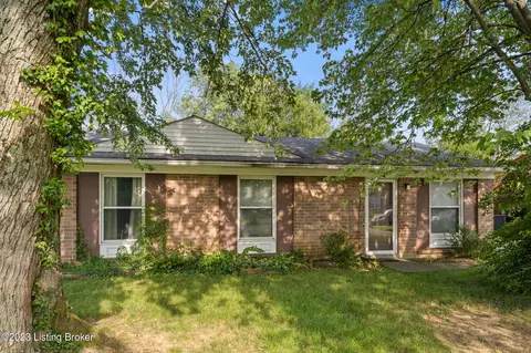 7914 Grenelle Dr, Louisville, KY 40228