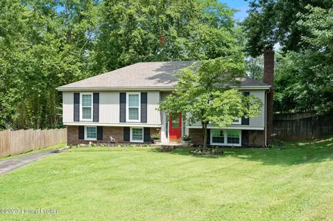 8605 Chipstone Ct, Louisville, KY 40299