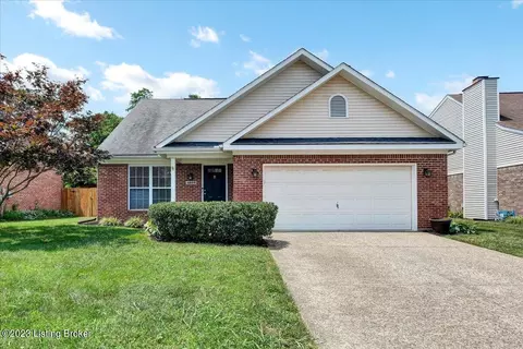 4809 Oak Pointe Dr, Louisville, KY 40245