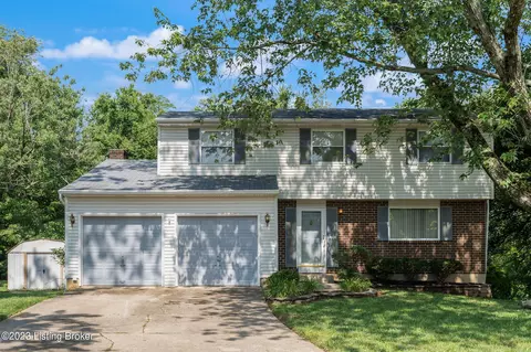 4606 Leesburg Ct, Louisville, KY 40241
