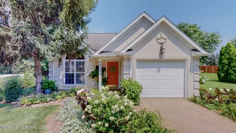 8819 Brittany Dr, Louisville, KY 40220