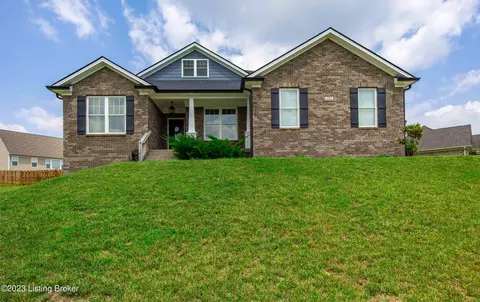 381 Bluffs Edge Dr, Mount Washington, KY 40047
