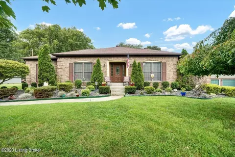 4708 Fox Chase Dr, Shepherdsville, KY 40165