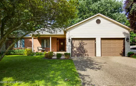1605 Crossridge Ln, Louisville, KY 40222