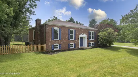 8900 La Costa Rd, Louisville, KY 40299