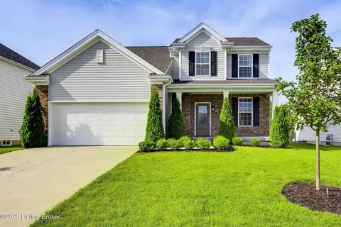 2024 Meadows Edge Ln, Louisville, KY 40245