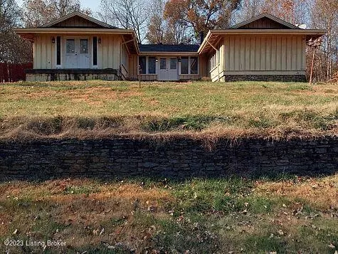 9202 Lyneve Dr, Louisville, KY 40272