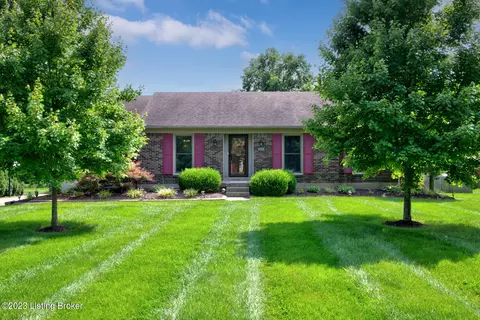 8504 Maple Ave, Pewee Valley, KY 40056