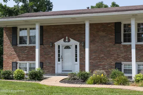 10502 Moonlight Way, Louisville, KY 40272