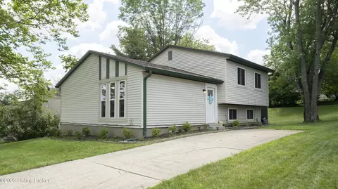 7427 E Orchard Grass Blvd, Crestwood, KY 40014