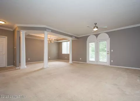 2704 Bradford Commons Dr #201, Louisville, KY 40299