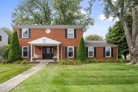 10600 Helmsdale Ln, Louisville, KY 40243
