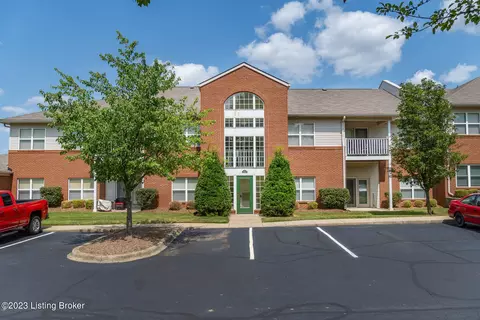 9504 Magnolia Ridge Dr #203, Louisville, KY 40291