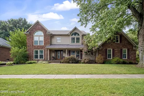 8205 Regency Woods Way, Louisville, KY 40220