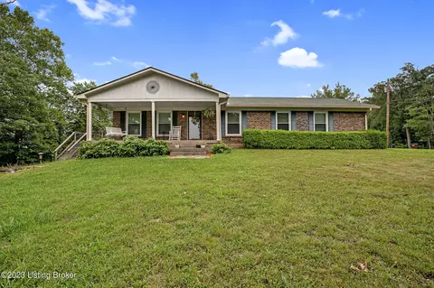 560 Timberline Dr, Shepherdsville, KY 40165