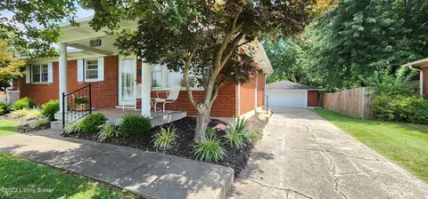 8703 Hagner Dr, Louisville, KY 40258