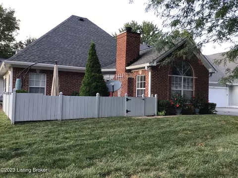 3015 Parkstone Ct, Louisville, KY 40241