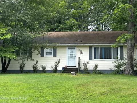 737 W Crocus Dr, Radcliff, KY 40160