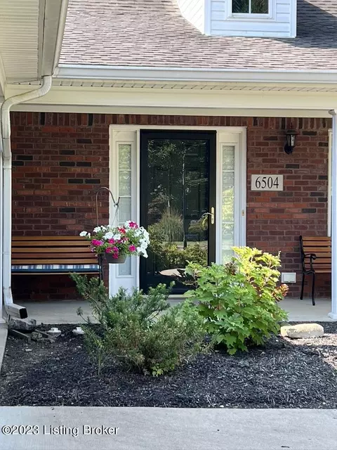 6504 Renate Rd, Louisville, KY 40291