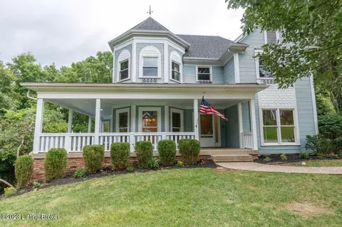 4111 Cliffs Edge Ln, Louisville, KY 40241