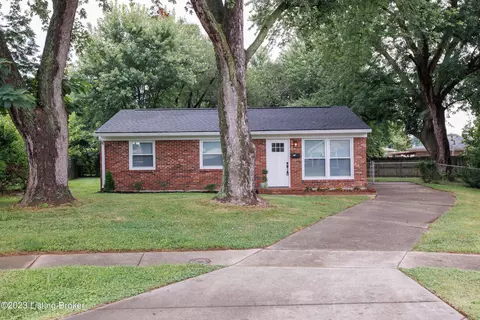 5303 Torrington Ct, Louisville, KY 40272