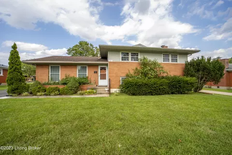 1907 Woodfield Rd, Louisville, KY 40220