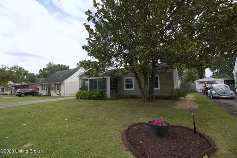 9404 Sue Helen Dr, Louisville, KY 40299