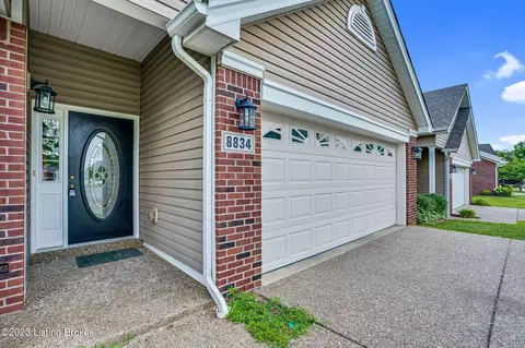 8834 Stony Falls Way, Jeffersontown, KY 40299