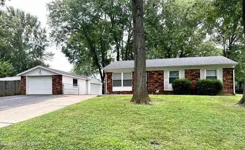 4608 Orleans Ct, Louisville, KY 40272