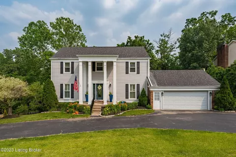 5216 Moccasin Trl, Louisville, KY 40207