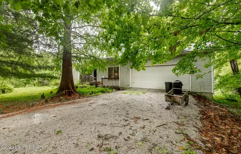2005 Miller Ln, La Grange, KY 40031