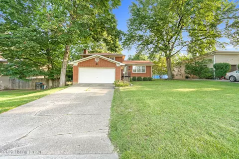 6405 Moorhaven Dr, Louisville, KY 40228