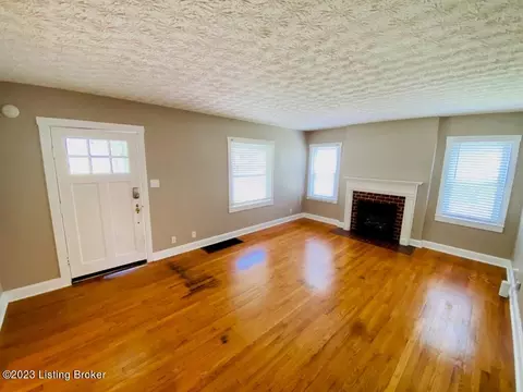 212 E Virginia Ave, Springfield, KY 40069 photo 3