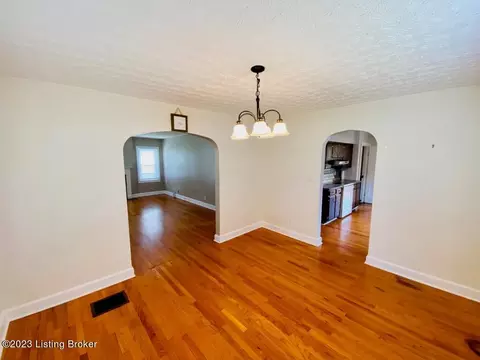 212 E Virginia Ave, Springfield, KY 40069 photo 4