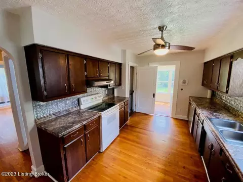 212 E Virginia Ave, Springfield, KY 40069 photo 5