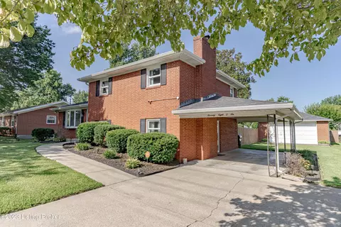 7806 Smyrna Pkwy, Louisville, KY 40219