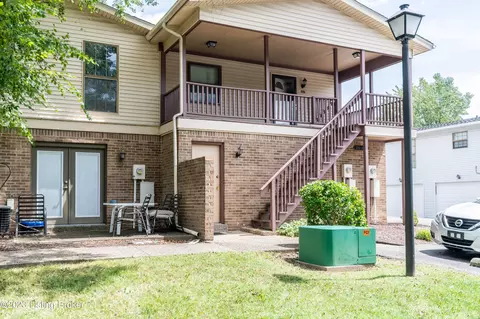 3007 Knollview Ct, Louisville, KY 40214