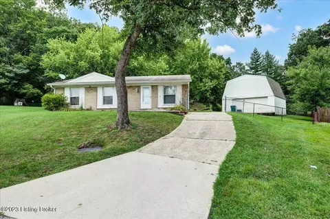 8213 Candelabrum Pl, Louisville, KY 40214