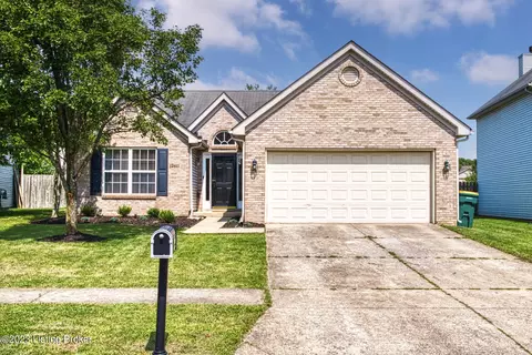 12611 Chesapeake Bay Dr, Louisville, KY 40245